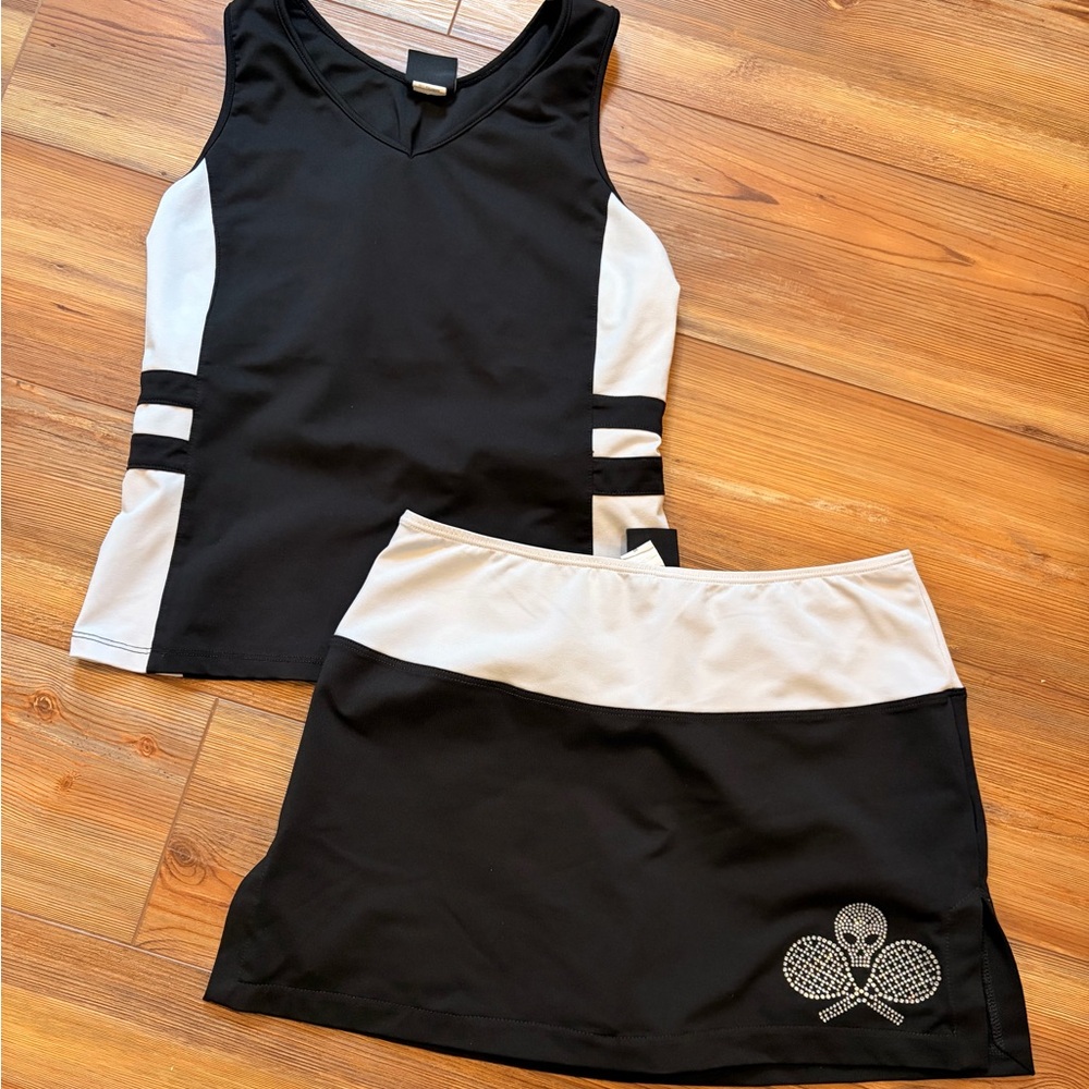 Women’s Medium Black and White Tennis Outfit Two Piece Skull Rhinestone Details